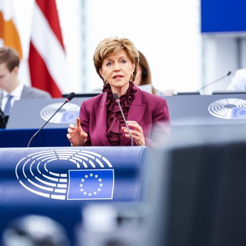 Krievijas hibrīdkarš pret Eiropu. Kā Eiropai atbildēt?